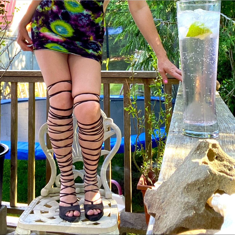 Sz 9 leather upper Darker Wavs heels.